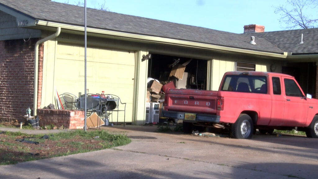 Rescatan Mascotas En Incendio En Las Cruces: Bomberos Actúan Rápidamente