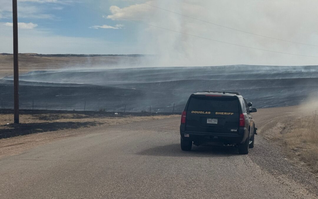 Incendio en Condado Douglas: 500 Acres Consumidos y Evacuaciones Completadas