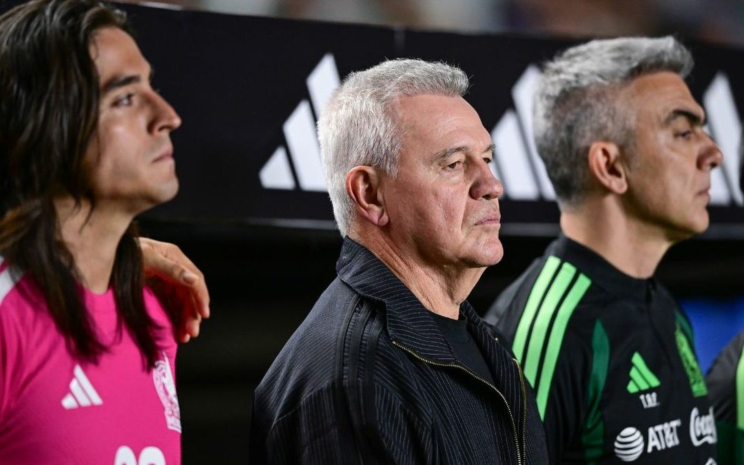 Javier Aguirre Responde a Aficionados que Exigen a Carlos Acevedo