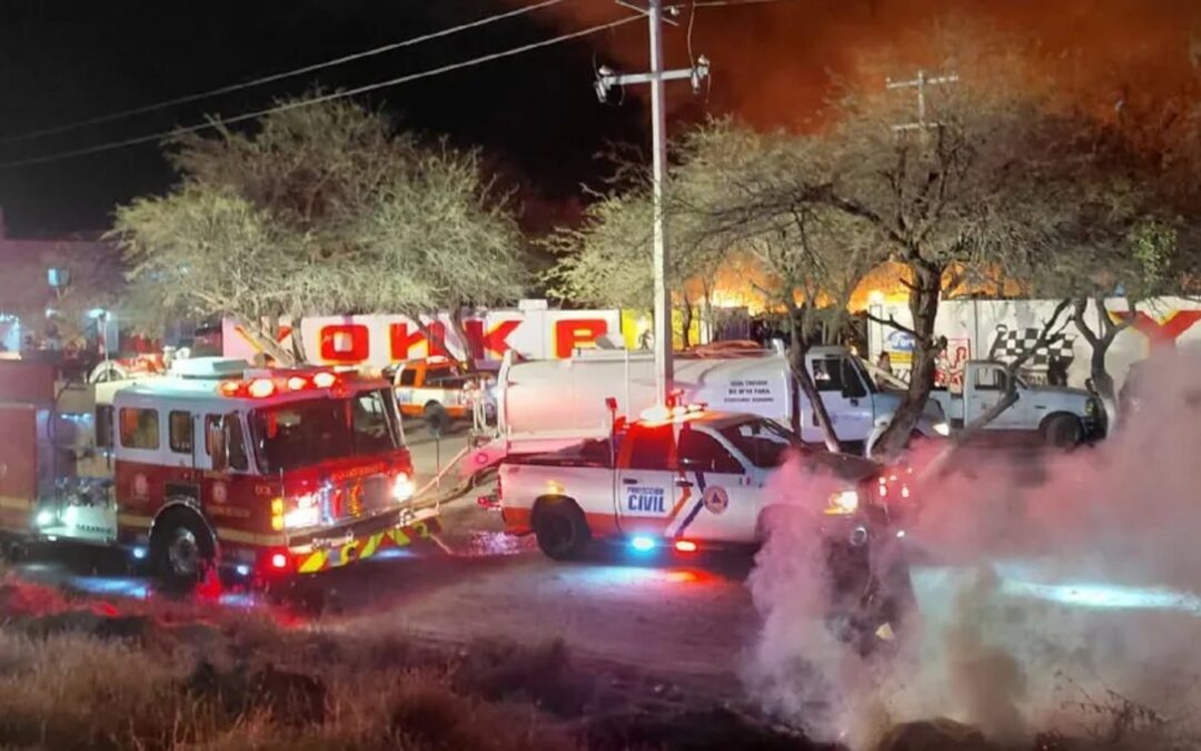 Incendio Devastador en Yonke de Purísima del Rincón Consume Decenas de Carros