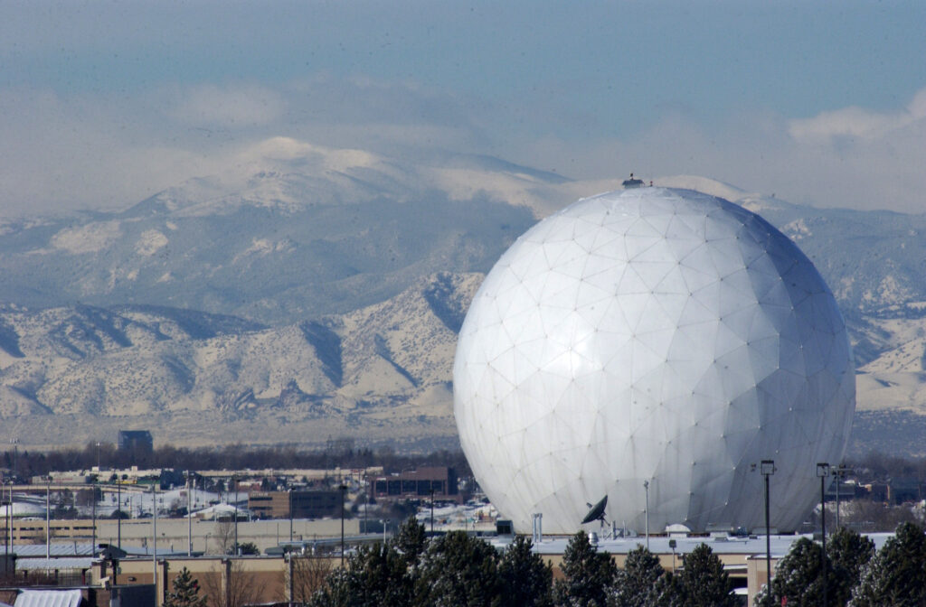 Buckley Space Force Base: Se Descartan Explosivos Y Se Reanudan Operaciones En Aurora