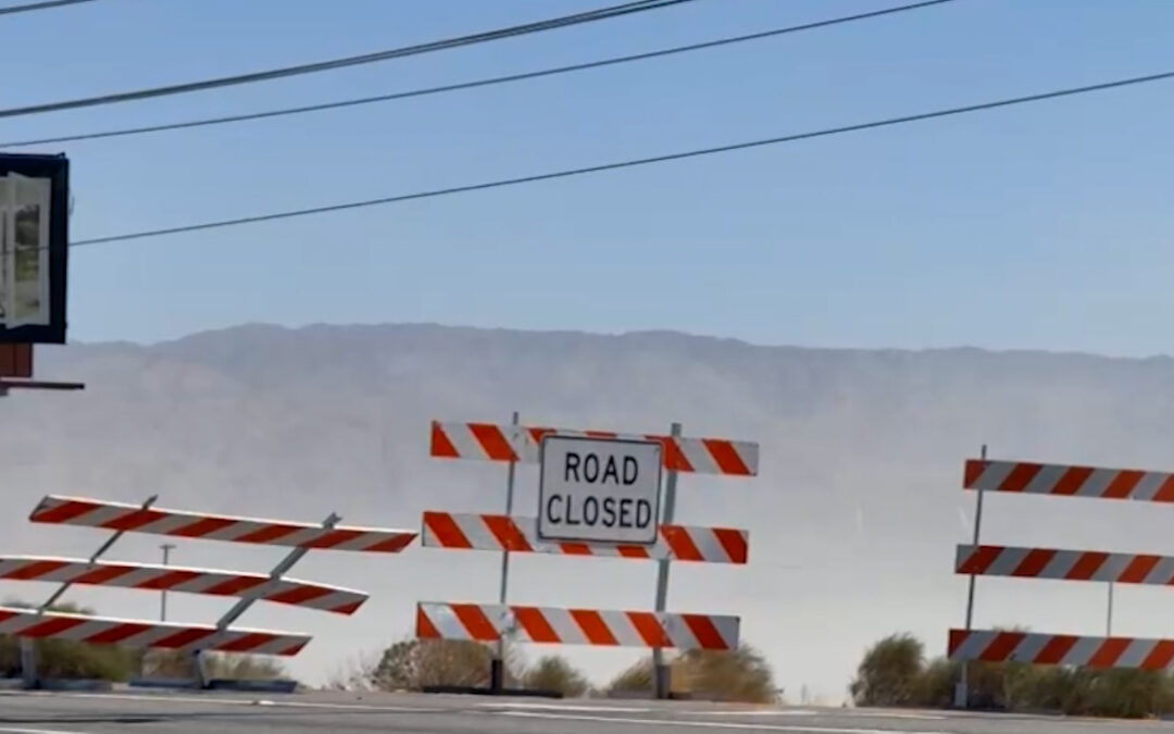 Reabre North Gene Autry Trail tras cierre por arena; otra vía sigue bloqueada