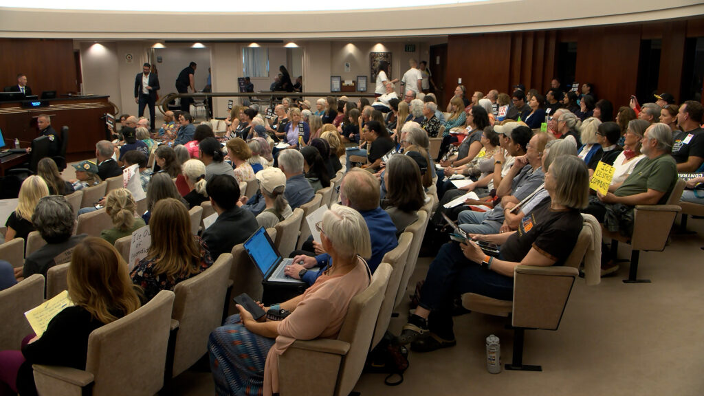 Concejo De Escondido Debate Polémico Contrato De Entrenamiento Para Agentes De Ice
