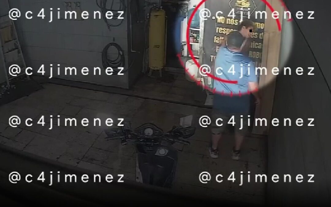 VIDEO | Hombre en Ecatepec enfrenta a menor por pedidos de sándwiches fiados