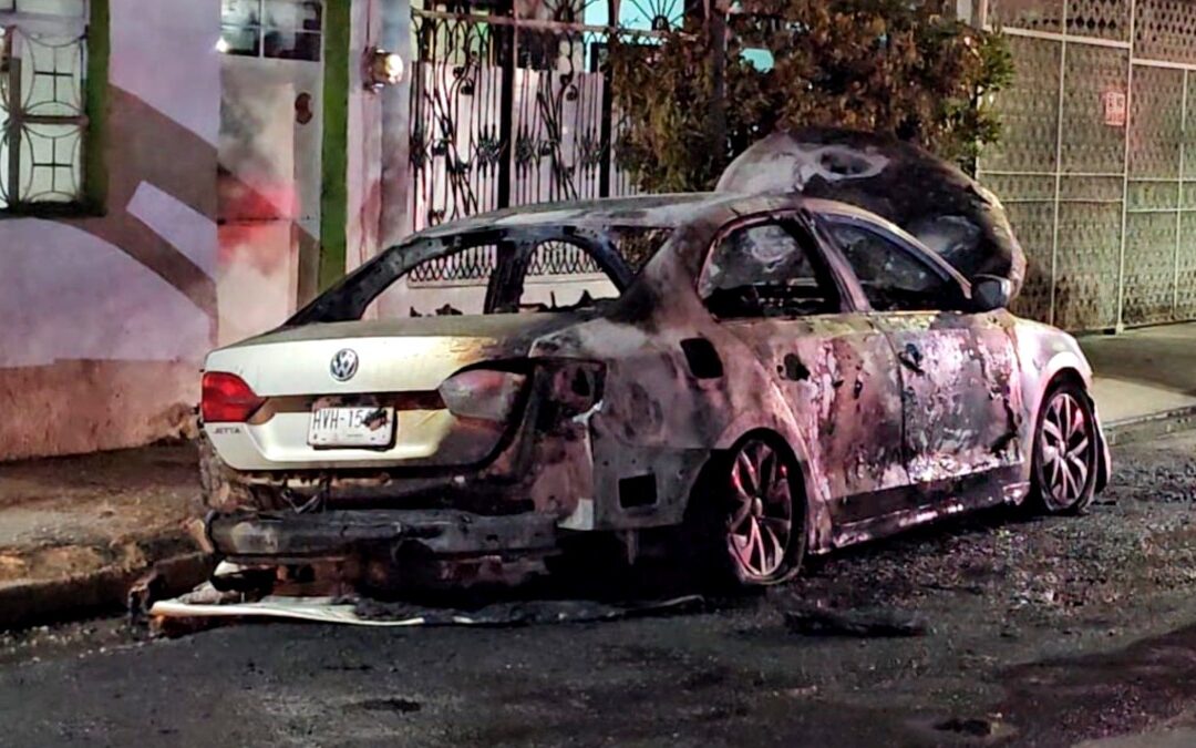 Incendio de vehículo en Guadalajara por bomba Molotov: vecinos alarmados tras explosión