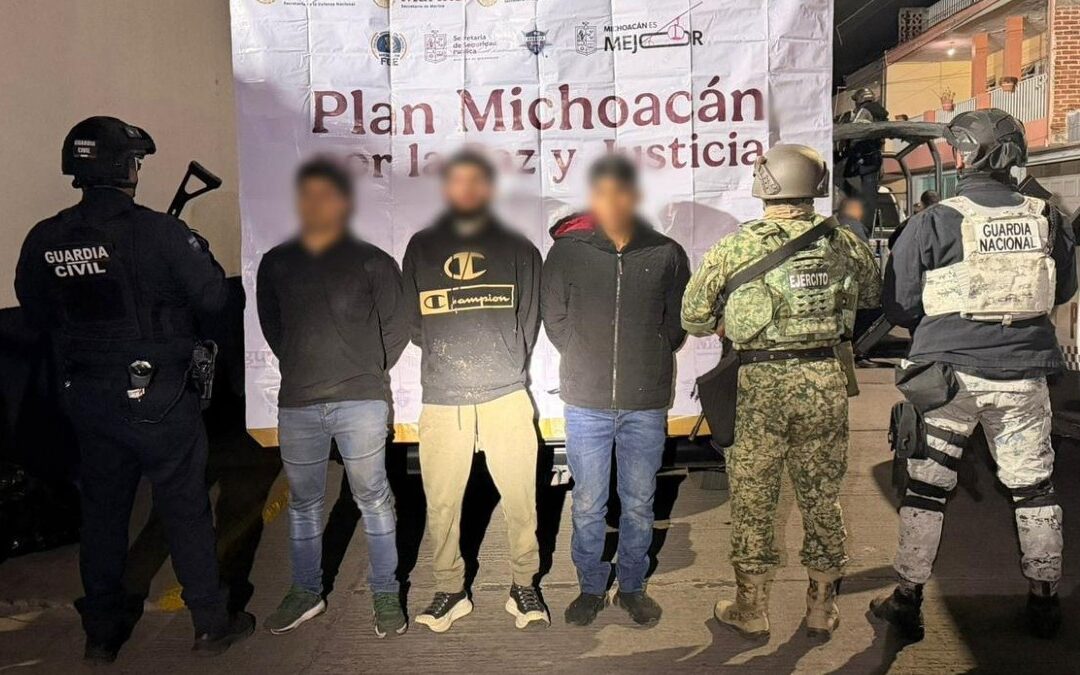Detienen a tres presuntos integrantes del CJNG tras ataque armado al Ayuntamiento de Jiquilpan