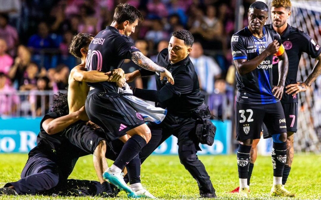 Incidente de Seguridad: Messi Derribado en un Impactante Video