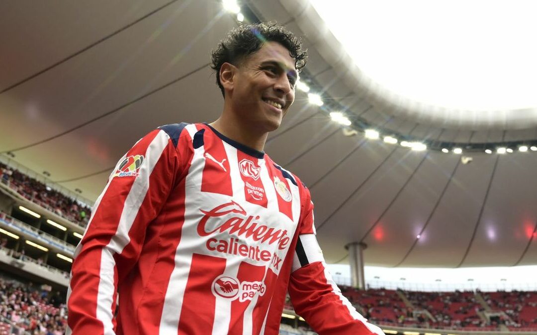 Luis Romo Regresa a Chivas en el Partido Clave Contra Toluca