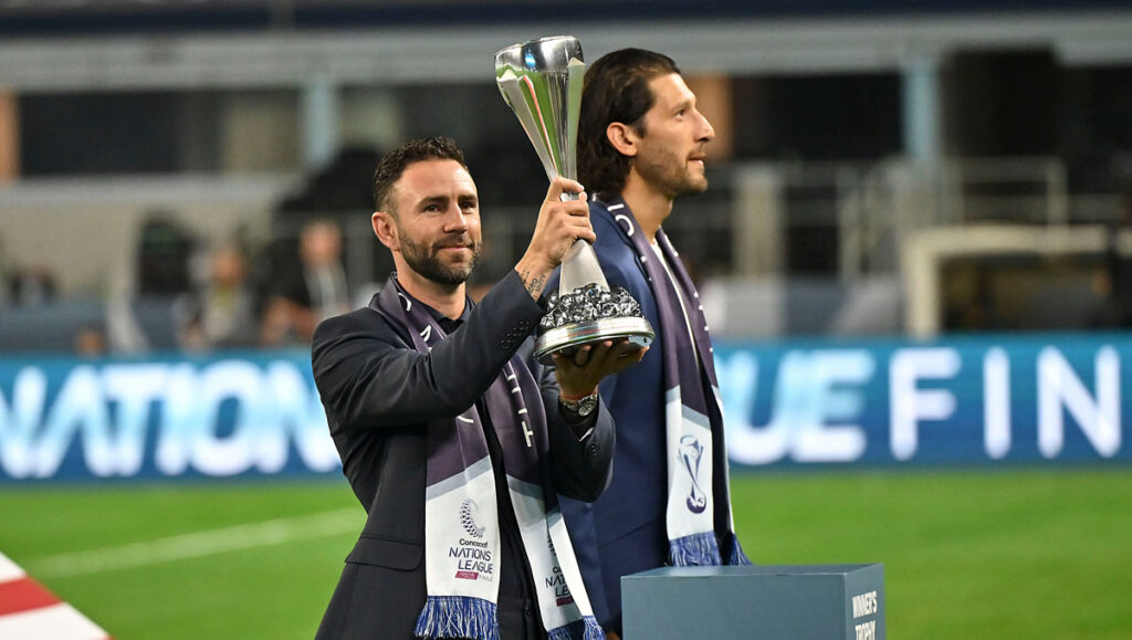 La Doble Moral: Zidane Es Aclamado En Francia, ¿Por Qué No Hay Naturalizados En México? – Layún