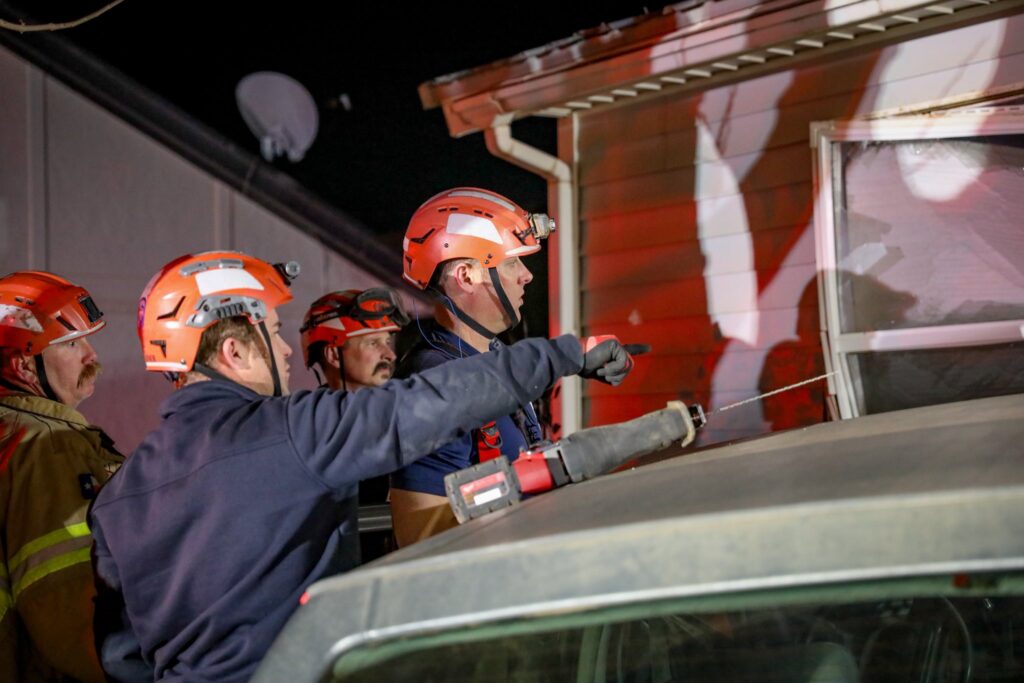 Incidentes De Vehículos En Lubbock: Choques Contra Viviendas Dejan Una Persona Herida