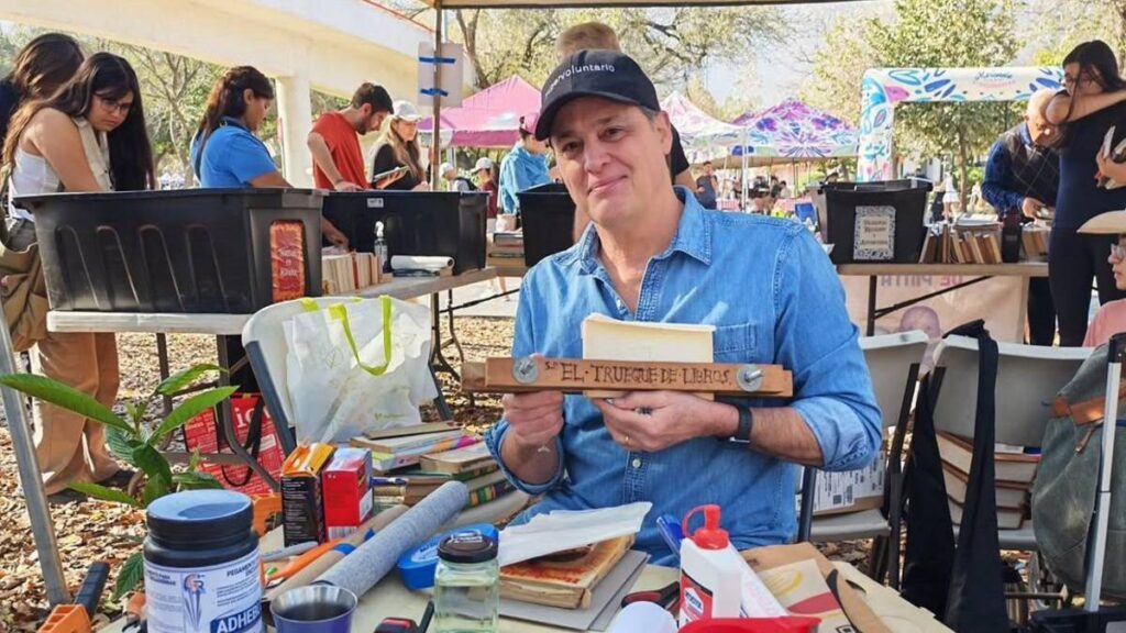 Ricardo Price: Rescatando Libros Y Fomentando Historias Vivas En San Pedro De Pinta - Noticias Notivalle Ricardo Price: Rescatando Libros Y Fomentando Historias Vivas En San Pedro De Pinta