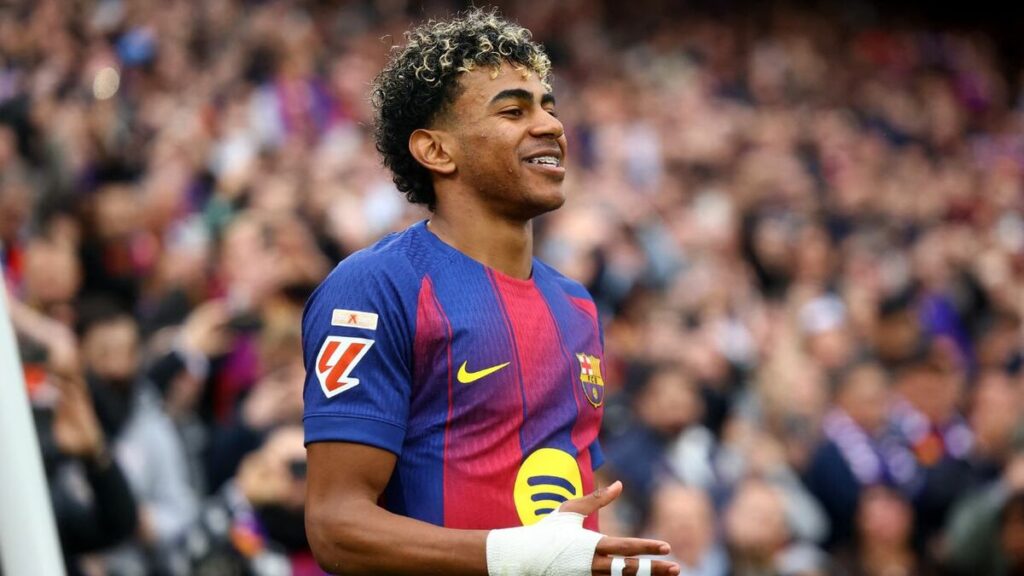 Lamine Yamal Brilla Con Un Hat-Trick Y Asegura El Liderato Para El Barcelona Ante Villarreal