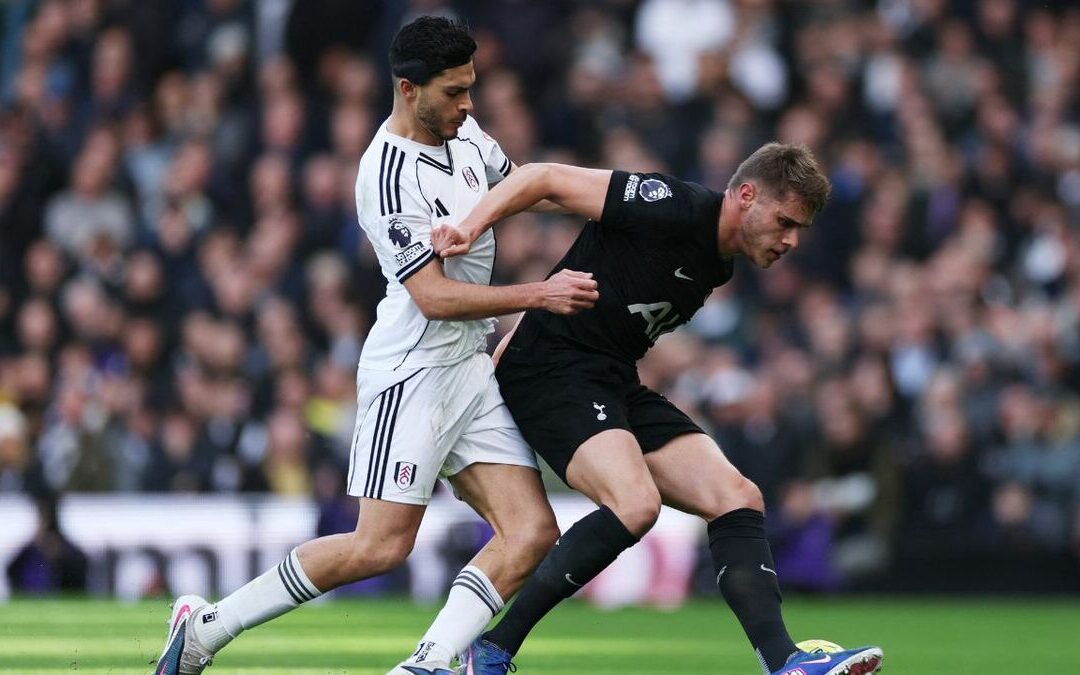 Raúl Jiménez y Fulham superan a Tottenham y sueñan con la Europa League