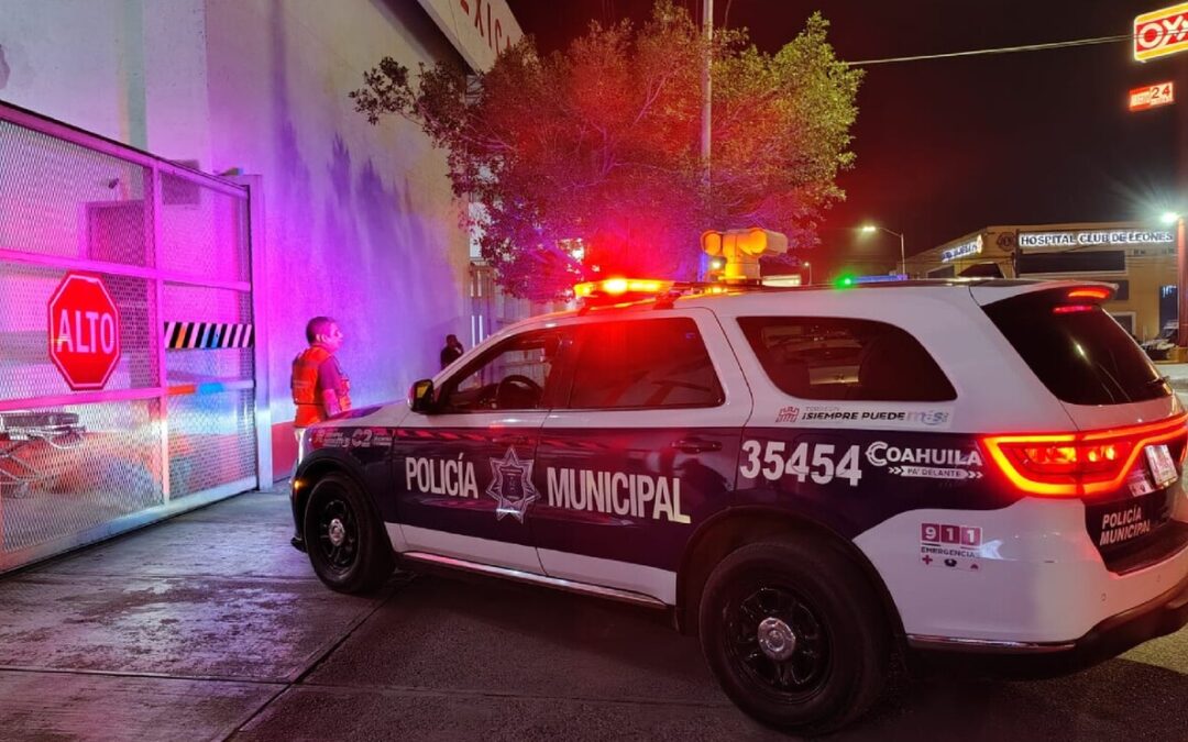 Hombre herido de bala ingresa al hospital de Torreón tras un accidente inesperado