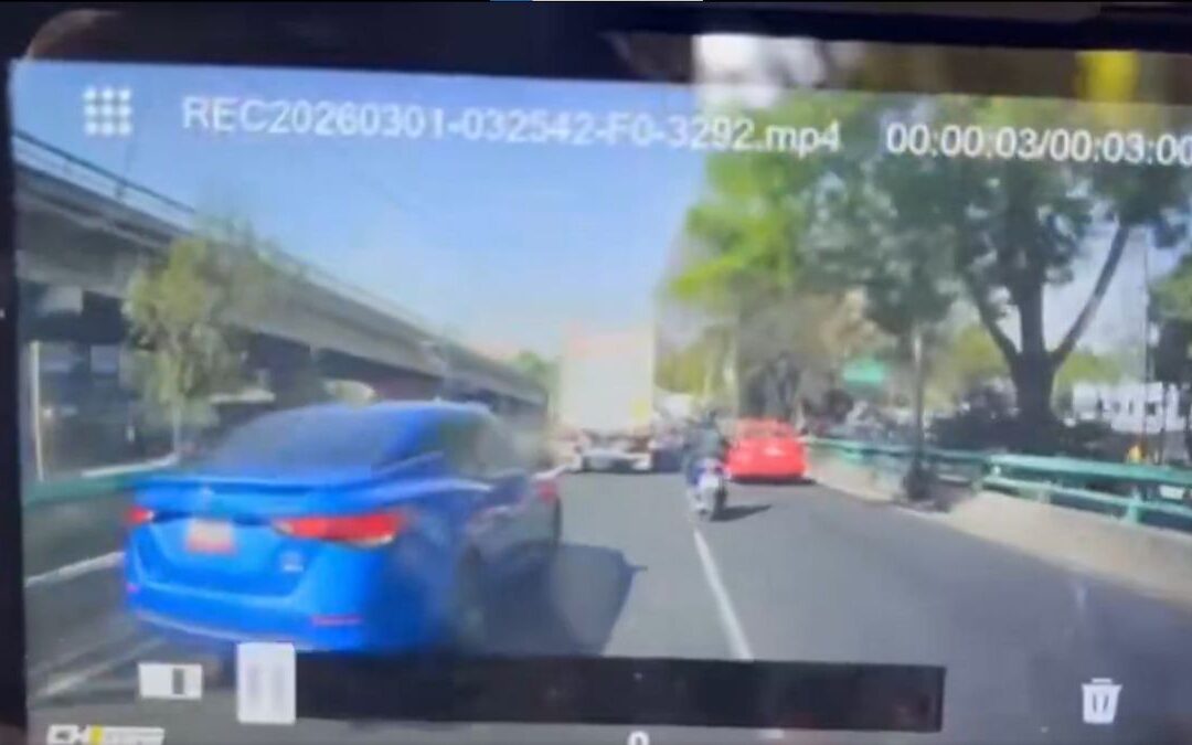 Motociclista Sale Proyectado Tras Caer en Un Bache en la Calzada de Tlalpan