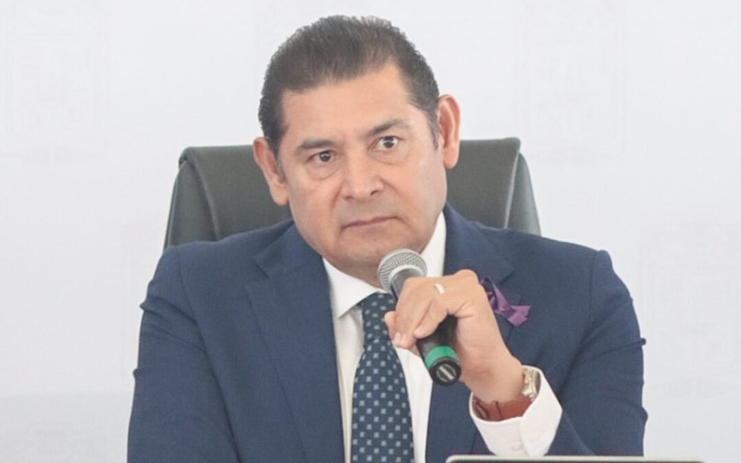 Armenta Defiende el Cablebús en Puebla y Reta a Opositores a Revelar su Huella Ambiental