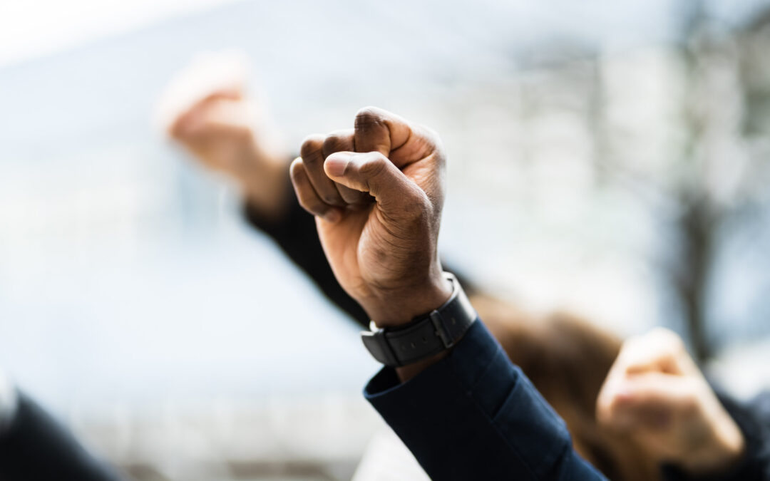 Protesta en Colorado Springs contra la intervención militar de EE. UU. en Irán