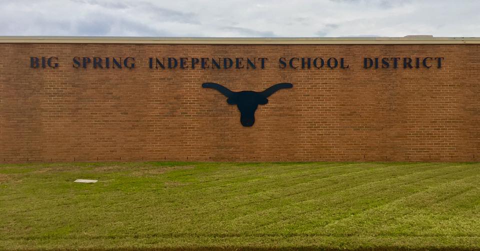 Estudiantes de Midland Brillan en el Visual Arts Scholastic Event