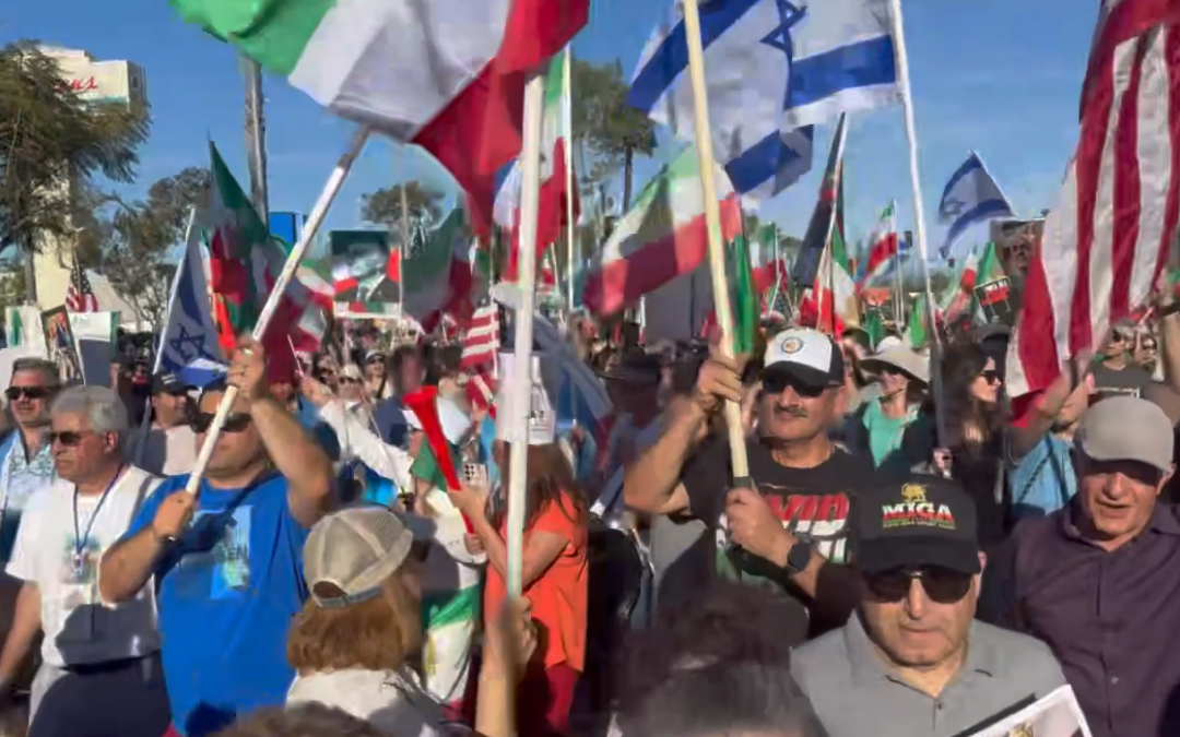 Opiniones de iraníes en el extranjero tras los ataques a Irán: Una chispa de esperanza