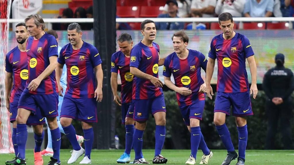 Fc Barcelona Triunfa Con La Copa De Leyendas Al Vencer A Real Madrid 2-1 En El Estadio Akron