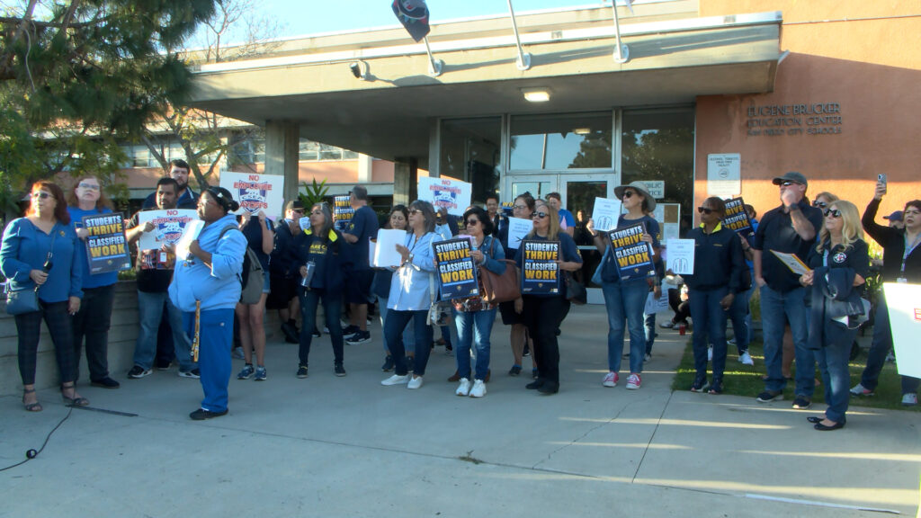 Recortes De Personal En El Distrito Escolar Unificado De San Diego Generan Inquietud Entre Trabajadores