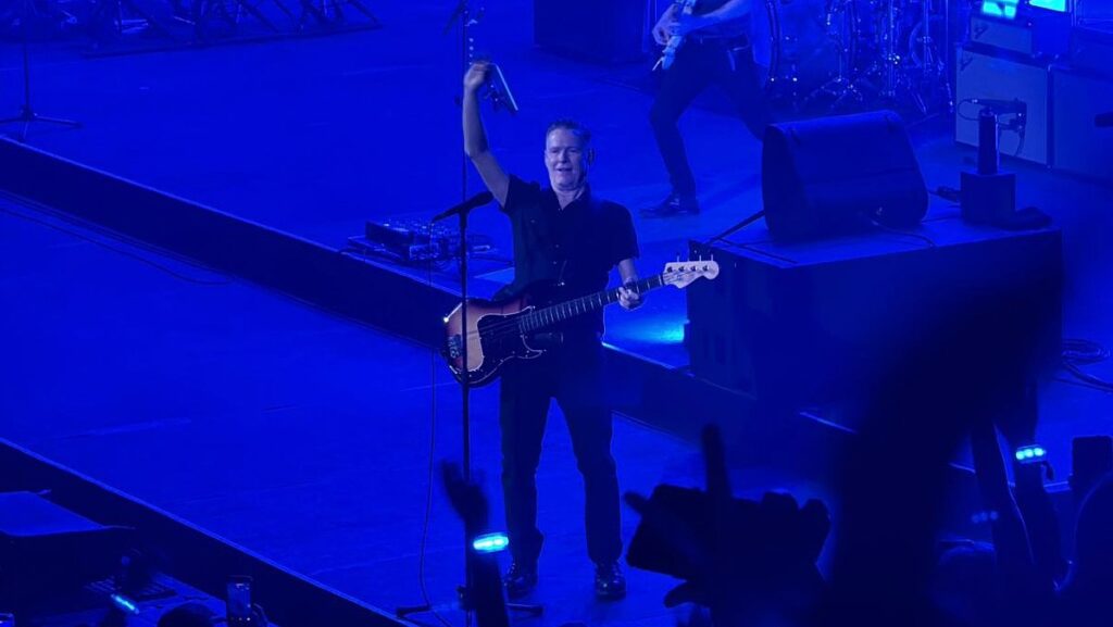 Bryan Adams Brilla En La Arena Monterrey Durante Su ‘Roll With The Punches Tour’