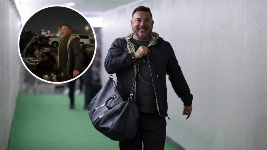 El Curioso Pedido De Un Aficionado Provoca Que El Turco Mohamed Pose Con Su Moto