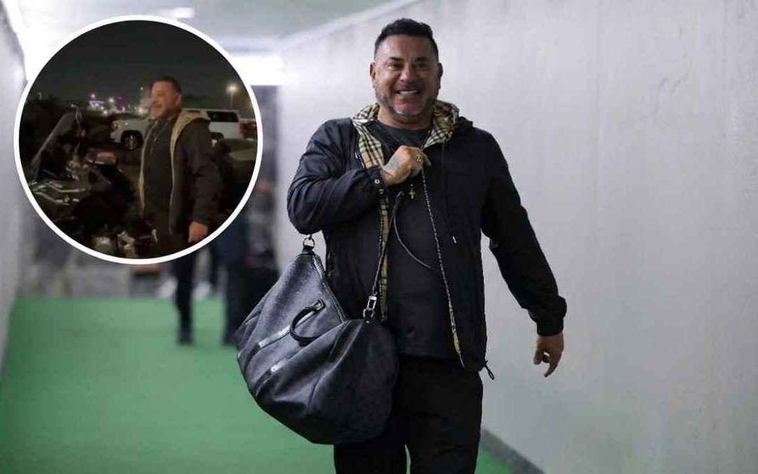 El curioso pedido de un aficionado provoca que el Turco Mohamed pose con su moto