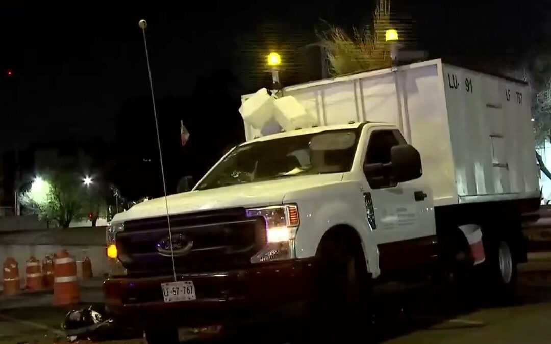 Trágico accidente: pareja de motociclistas pierde la vida tras choque con camioneta en Iztacalco