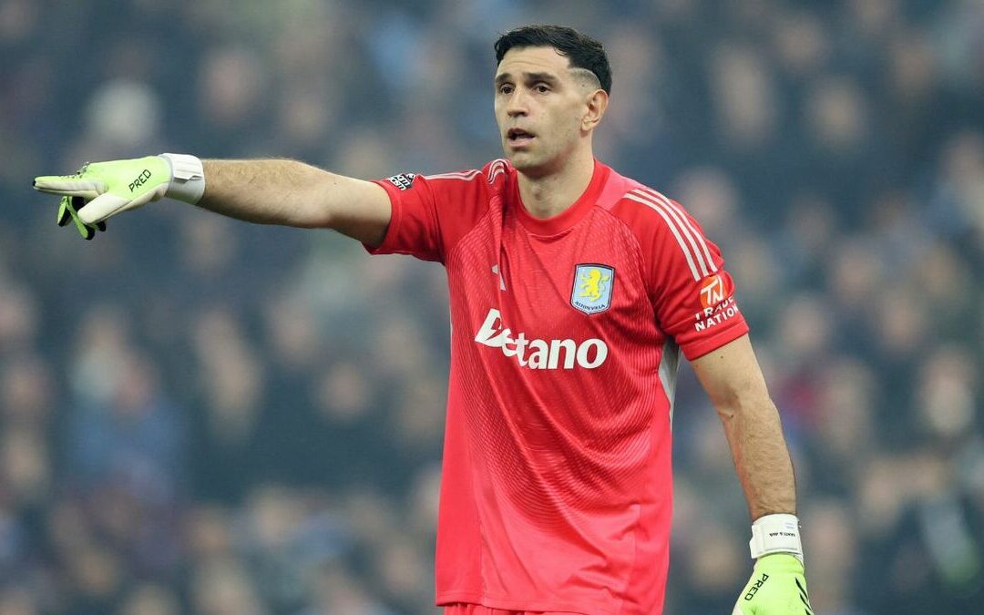 Dibu Martínez podría enfrentar sanciones por promocionar casa de apuestas