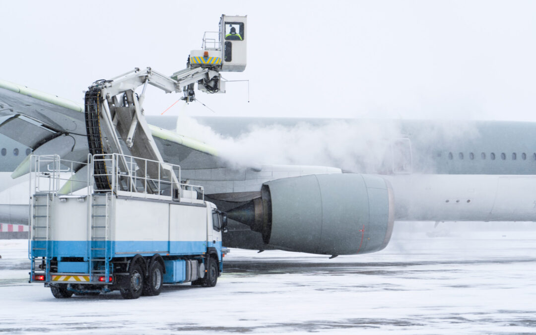 Incidente en DIA: Avión de United Airlines choca con camión de deshielo durante tormenta de nieve