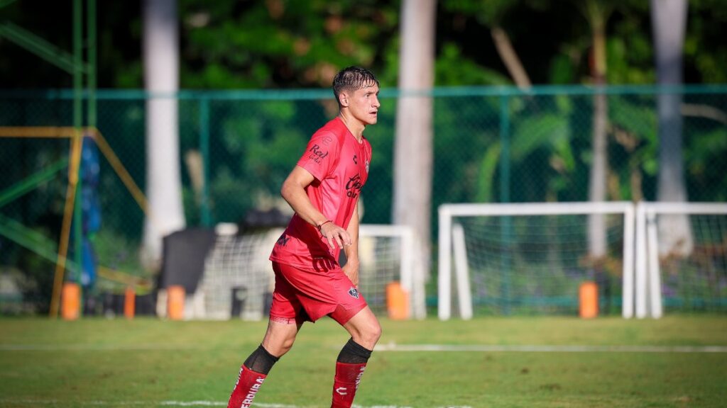 Rodrigo Schlegel No Jugará En El Clásico Tapatío: Rechazan Su Apelación