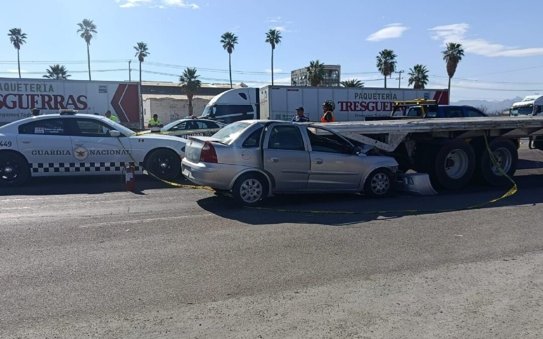 Conductor Muerto Tras Chocar su Auto Contra un Tráiler en la Carretera Jiménez-Chihuahua