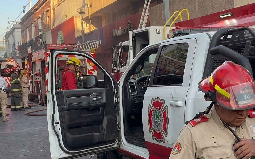 Incendio en Guadalajara Causa Cierre Vial Cerca del Mercado Corona