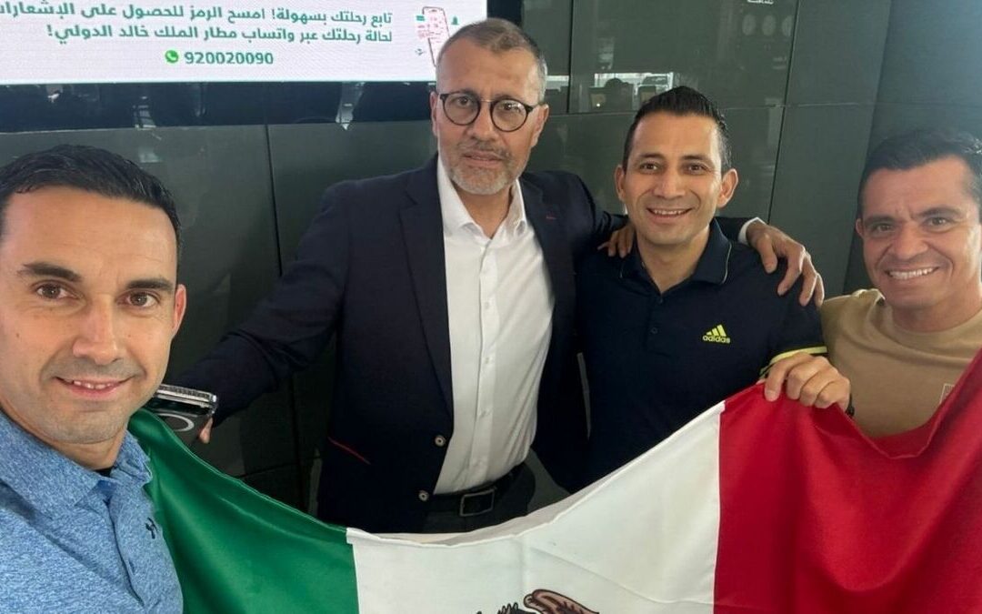 Árbitros mexicanos regresan a casa tras crisis en Medio Oriente