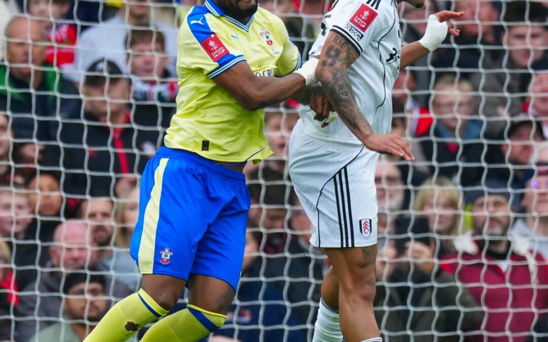 Raúl Jiménez y Fulham Caen ante Southampton en la FA Cup