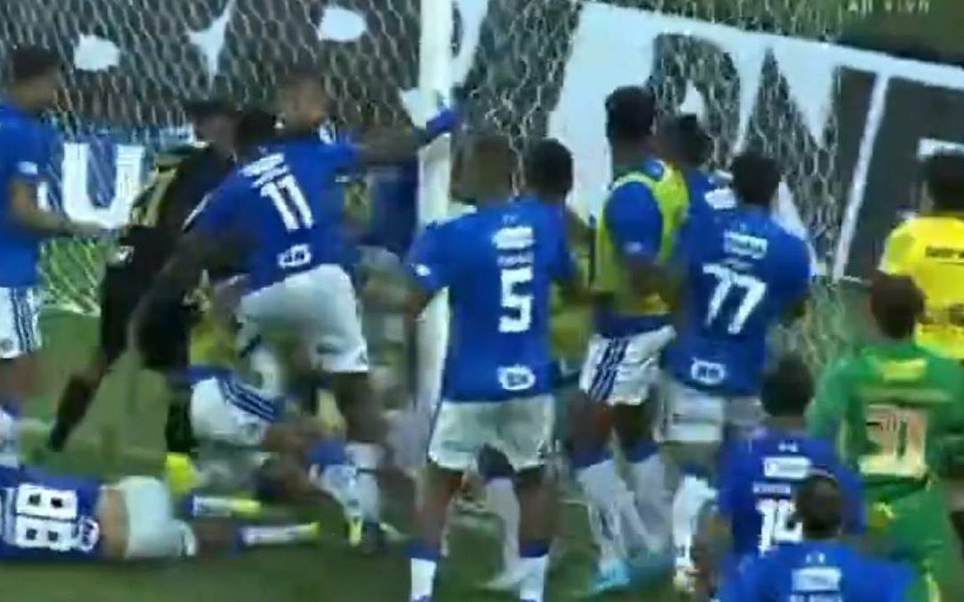 Batalla Campal en el Clásico: La Pelea entre Jugadores opaca la Final entre Atlético Mineiro y Cruzeiro