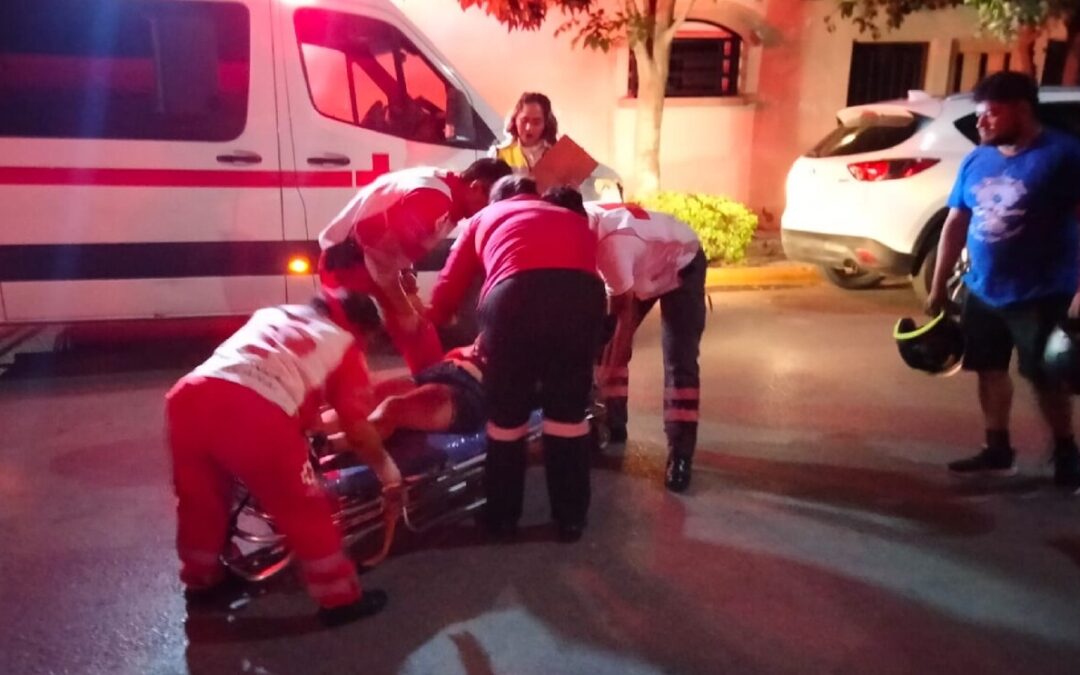 Accidente de motociclistas en Lerdo: Mujer de 42 años sufre lesiones severas