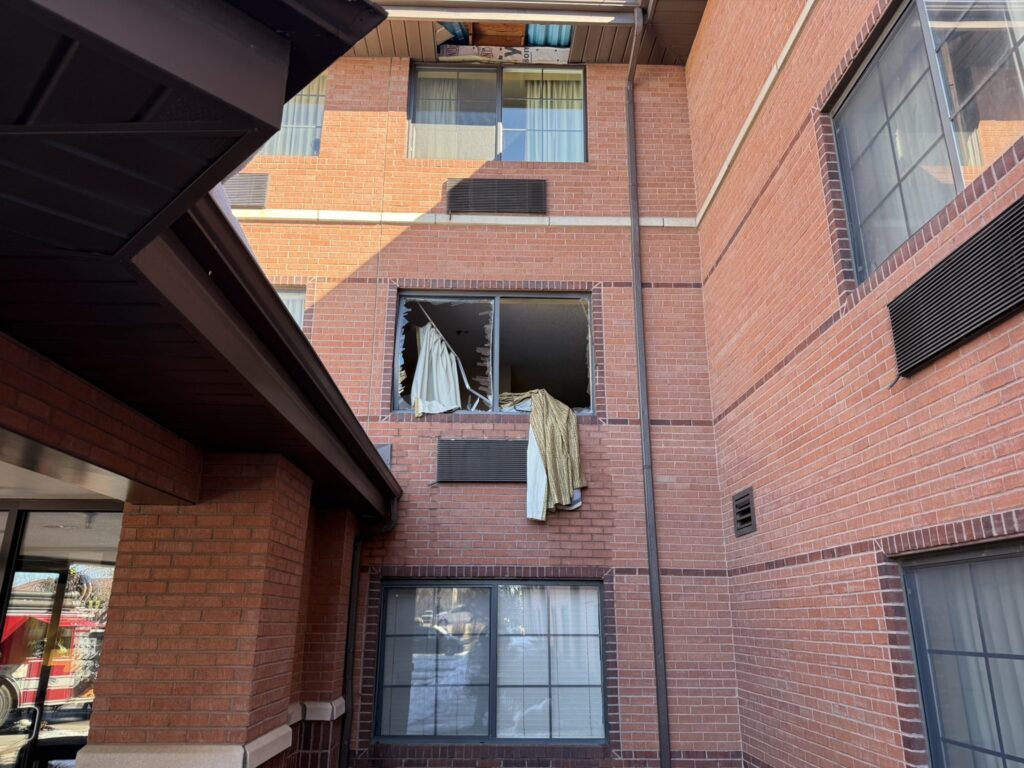 Cerca De 100 Personas Evacuadas Tras Incendio En El Hotel Extended Stay America En Centennial, Colorado