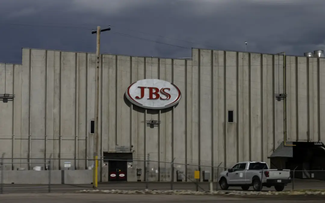 Trabajadores de JBS en Greeley Autorizan Huelga Tras Ocho Meses de Negociaciones Laborales