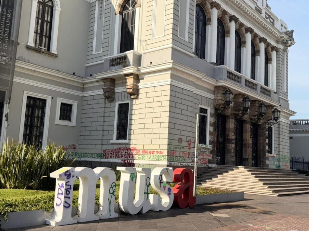 Zonas Más Afectadas En Guadalajara Tras Las Marchas Del 8M: Pintas Y Vidrios Rotos | Video