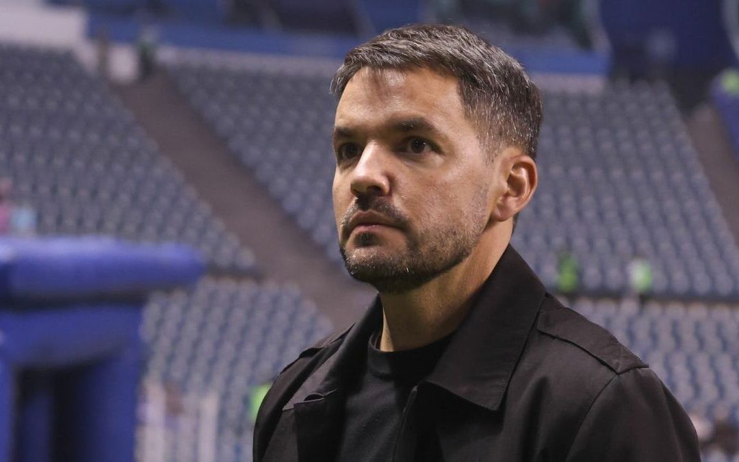 Cruz Azul Enfrenta a Rayados con Valor: Larcamón Promueve un Equipo Intrépido