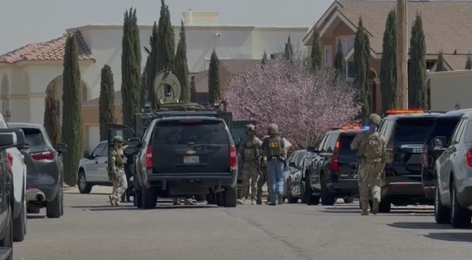 Operativo Policial en Horizon City: Fuerte Presencia del FBI en el Vecindario
