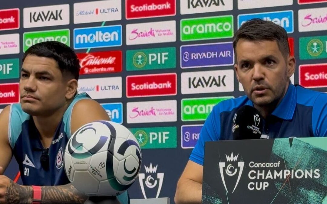 Nicolás Larcamón: Estrategias Clave para el Partido de Ida entre Rayados y Cruz Azul en Concachampions