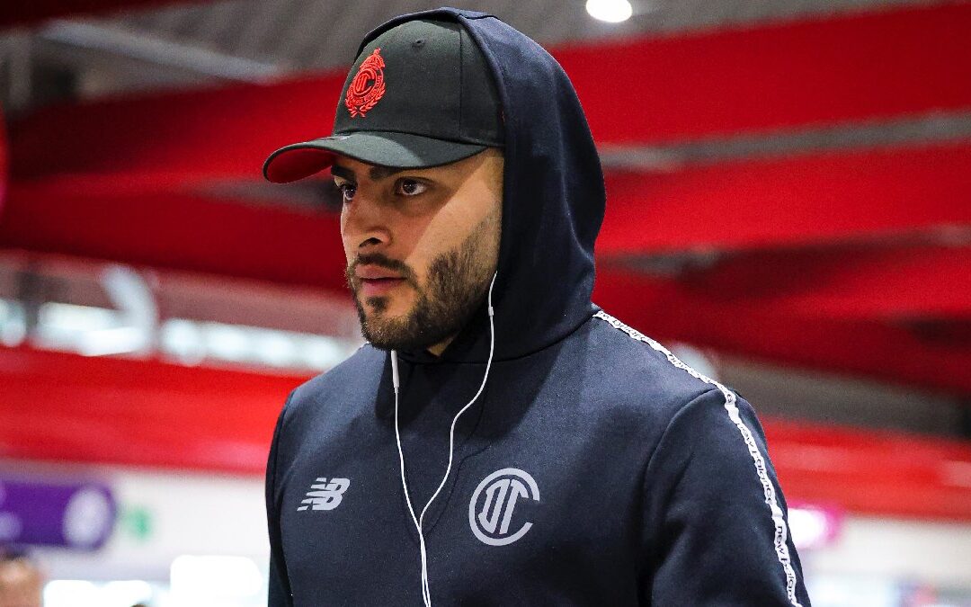 Accidente de Alexis Vega: Lesión en la llegada de Toluca a San Diego para la Concachampions