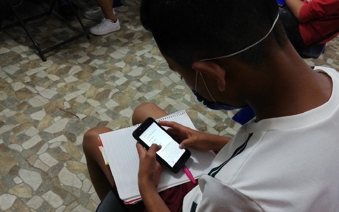 El Impacto del Uso de Celular en el Aula: El 66% de Estudiantes de Educación Básica en Guanajuato Afectados
