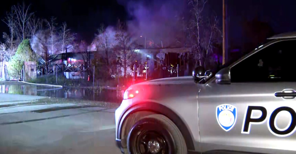 Incendio En Casa Móvil En Socorro: Bomberos Responden Rápidamente A La Emergencia