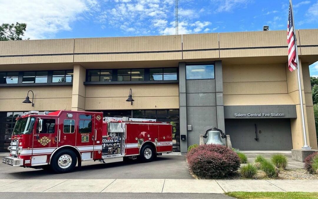 Hombre muere tras incendio en vivienda en Salem: Investigaciones en curso