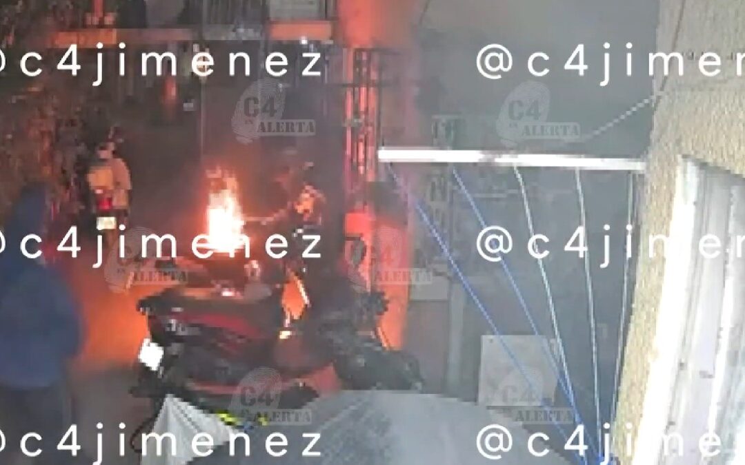 Extorsionadores Incendian Moto de Comerciantes en Venustiano Carranza Tras Negarse a Pagar Cuotas