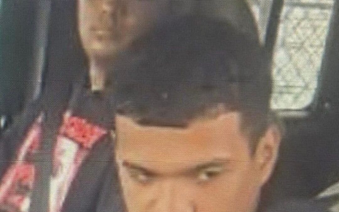 La Policía de Brownsville Busca Identificar a Sospechosos en Robo de Vehículo